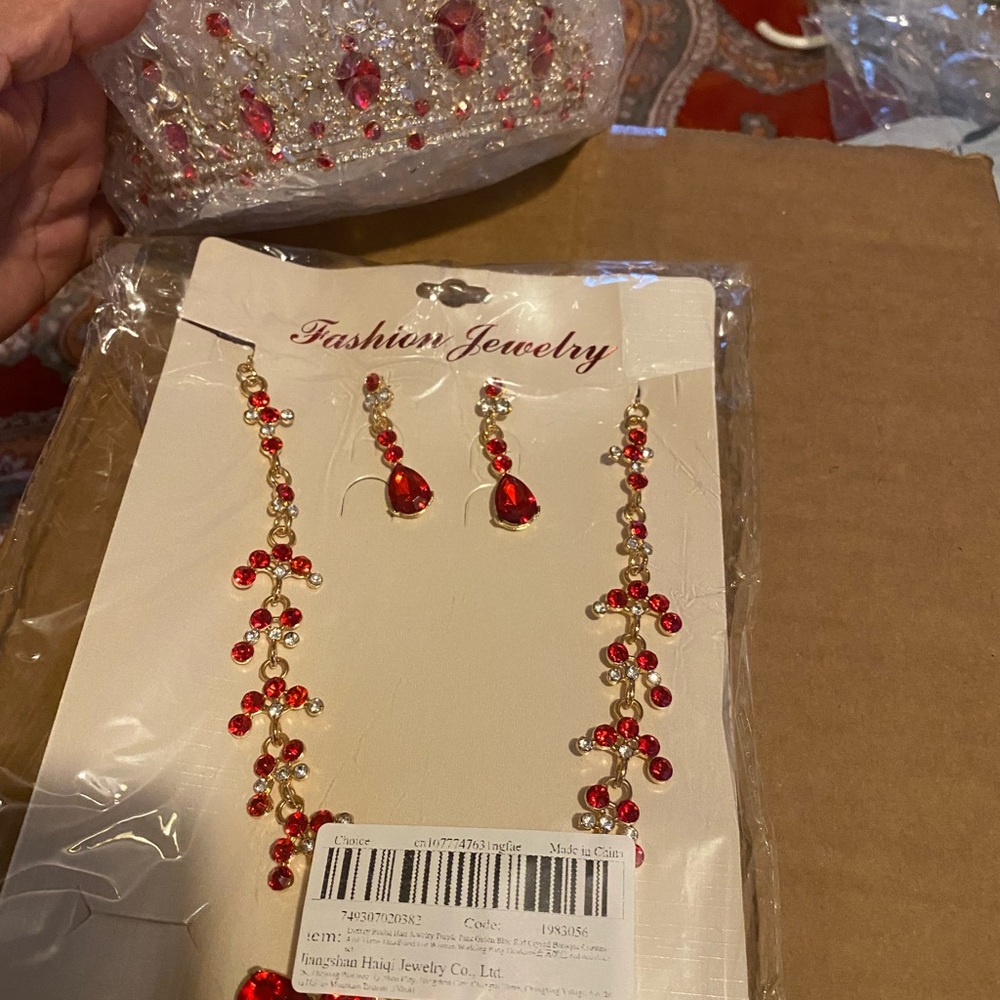 Elegant Red and Gold Jewelry Set